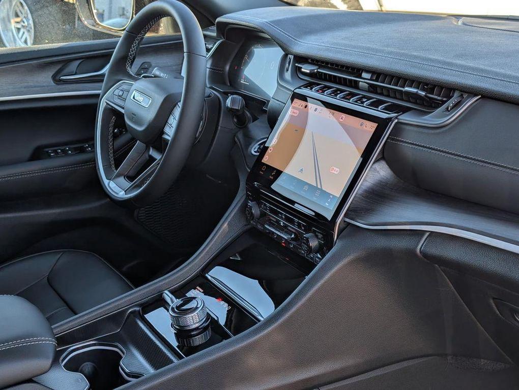 new 2025 Jeep Grand Cherokee car, priced at $48,240