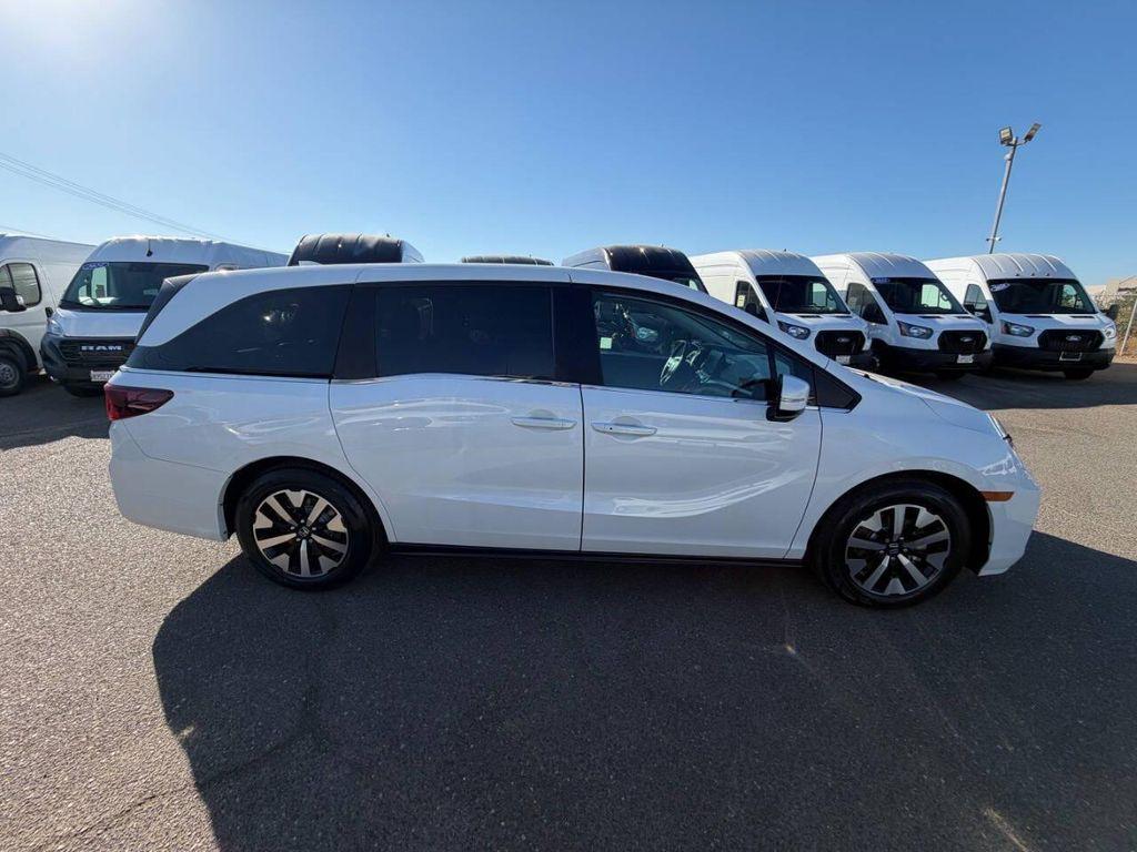 used 2025 Honda Odyssey car, priced at $35,495