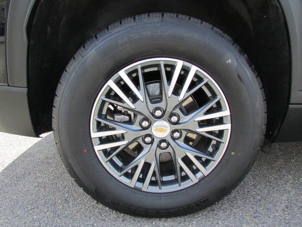 used 2025 Chevrolet Traverse car, priced at $36,488