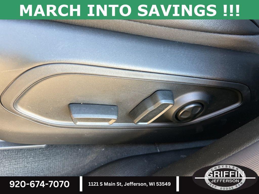 new 2025 Jeep Grand Cherokee car, priced at $51,715