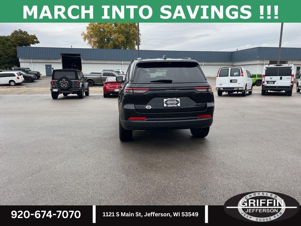 new 2025 Jeep Grand Cherokee car, priced at $56,655