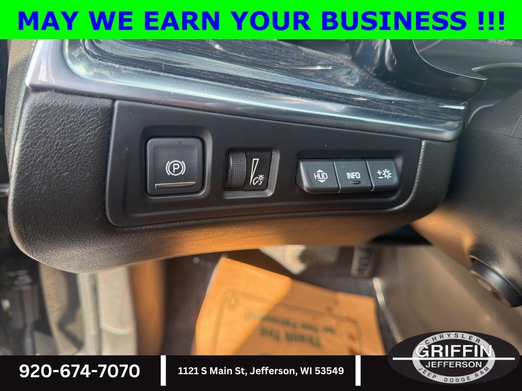 used 2021 Cadillac XT5 car, priced at $25,956