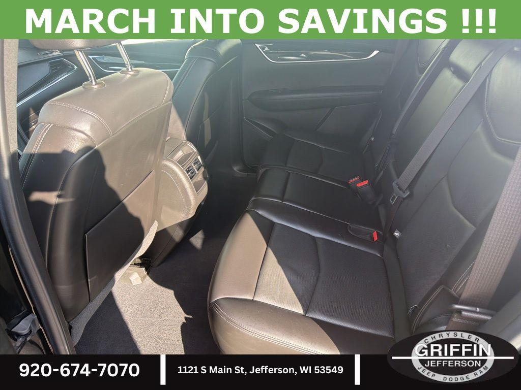 used 2021 Cadillac XT5 car, priced at $25,933