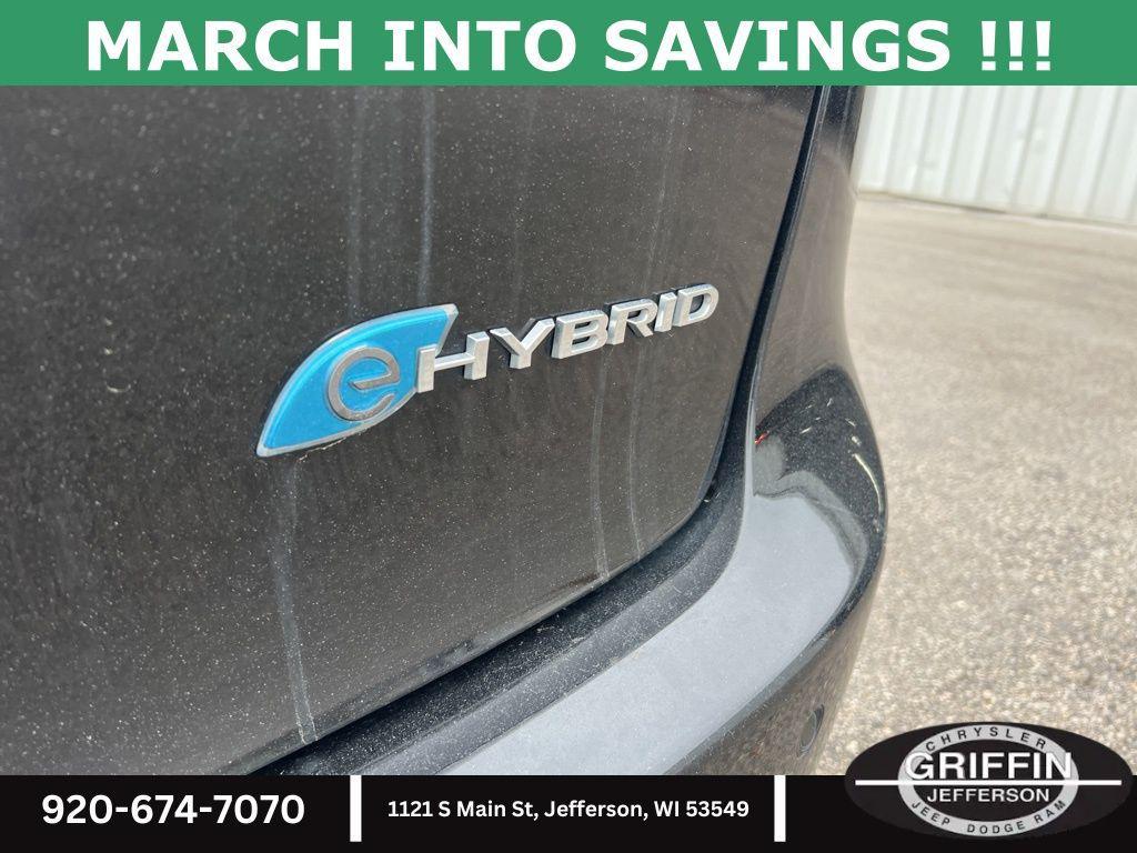used 2024 Chrysler Pacifica Hybrid car, priced at $27,933