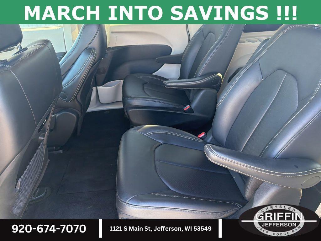 used 2024 Chrysler Pacifica Hybrid car, priced at $27,933