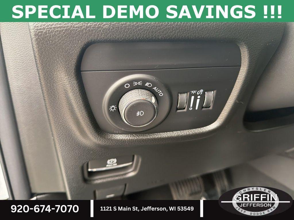 new 2025 Jeep Grand Cherokee car, priced at $56,355