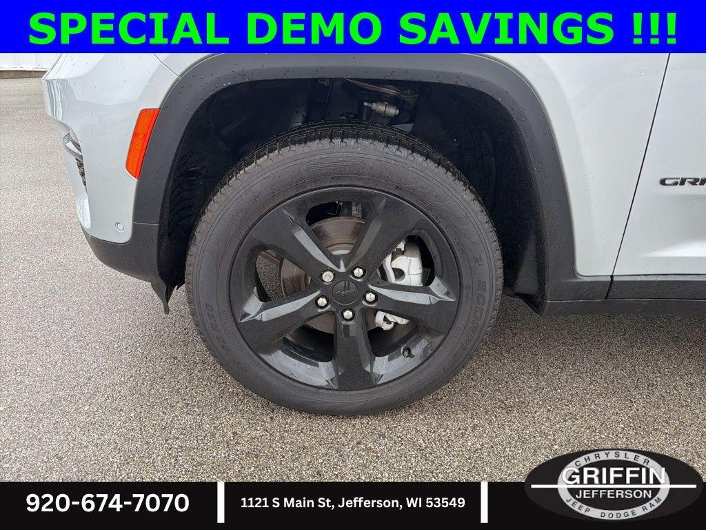 new 2025 Jeep Grand Cherokee car, priced at $47,088