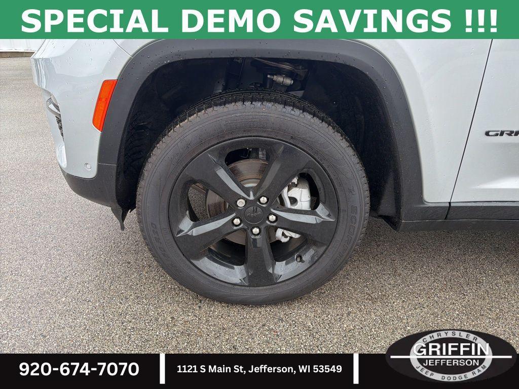 new 2025 Jeep Grand Cherokee car, priced at $56,355