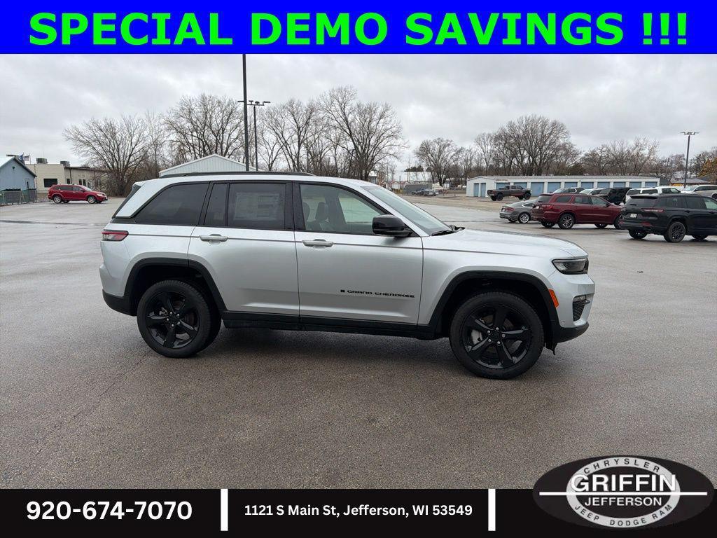 new 2025 Jeep Grand Cherokee car, priced at $47,088