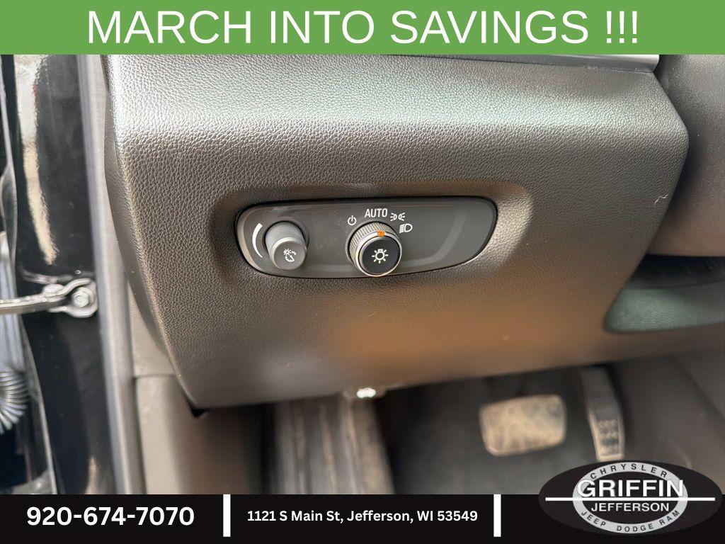 used 2023 Chevrolet Traverse car, priced at $35,733