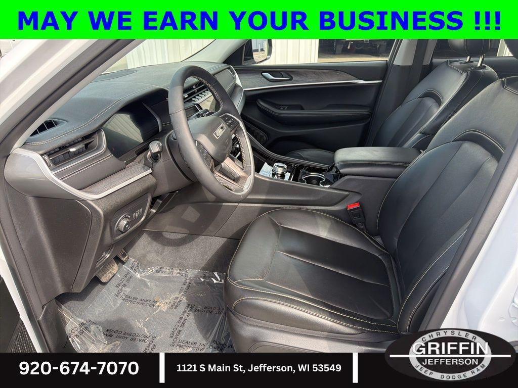 used 2023 Jeep Grand Cherokee car, priced at $33,956