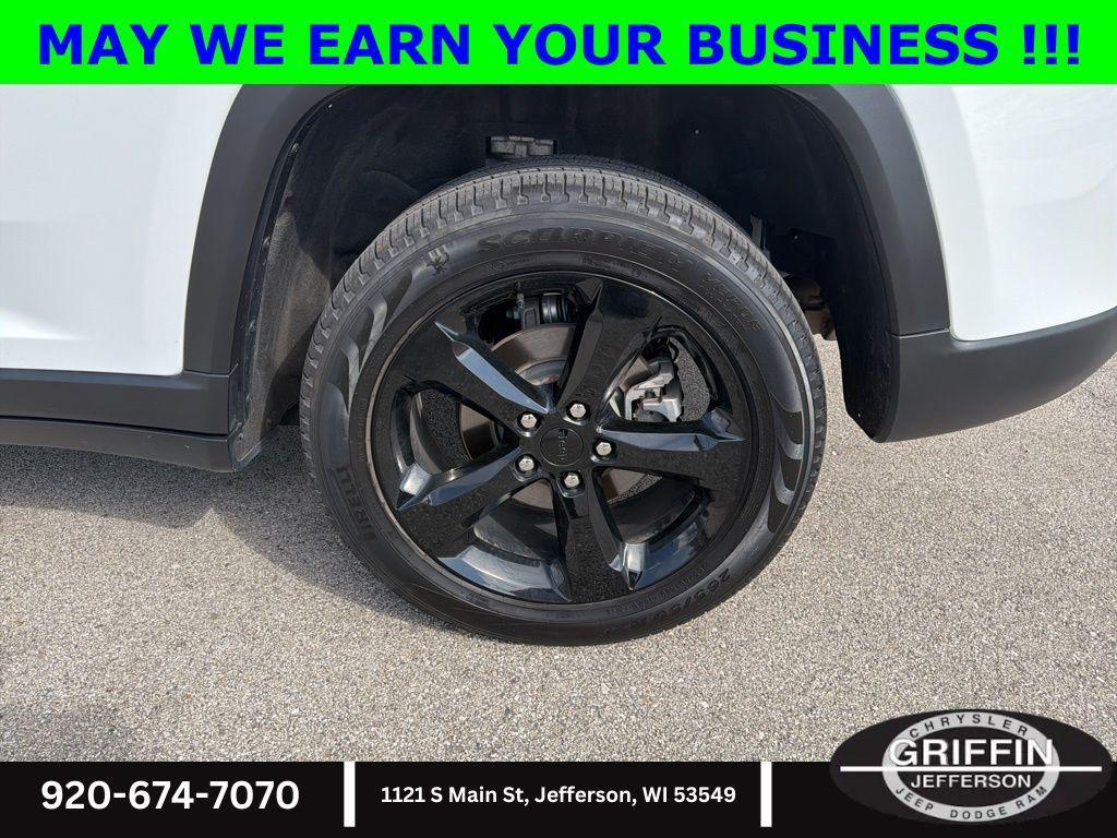 used 2023 Jeep Grand Cherokee car, priced at $33,956
