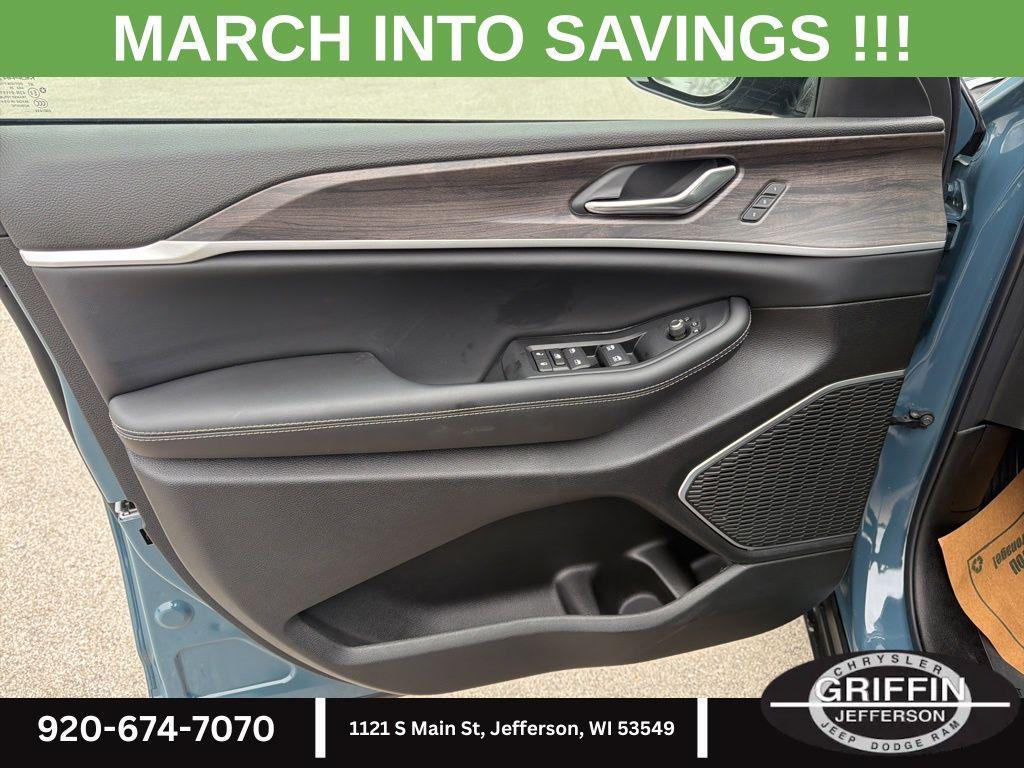 new 2026 Jeep Grand Cherokee car, priced at $50,630