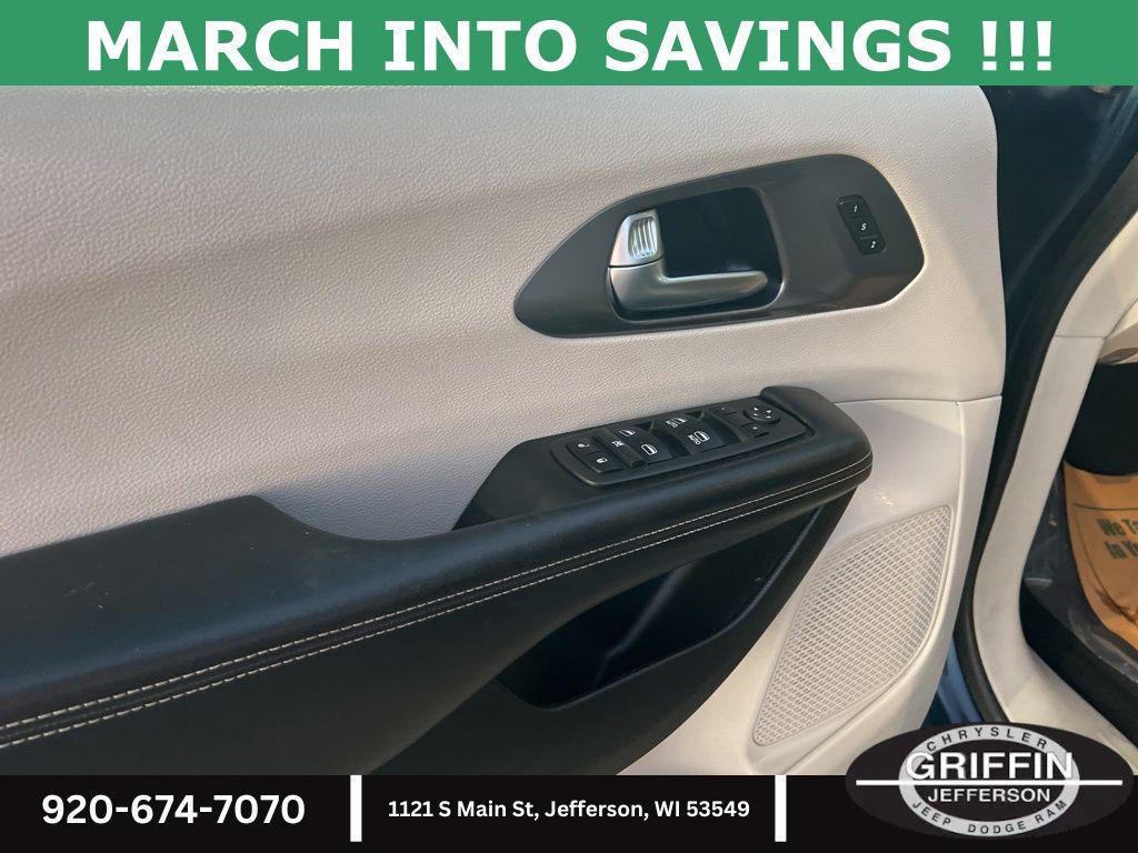 used 2022 Chrysler Pacifica car, priced at $31,833