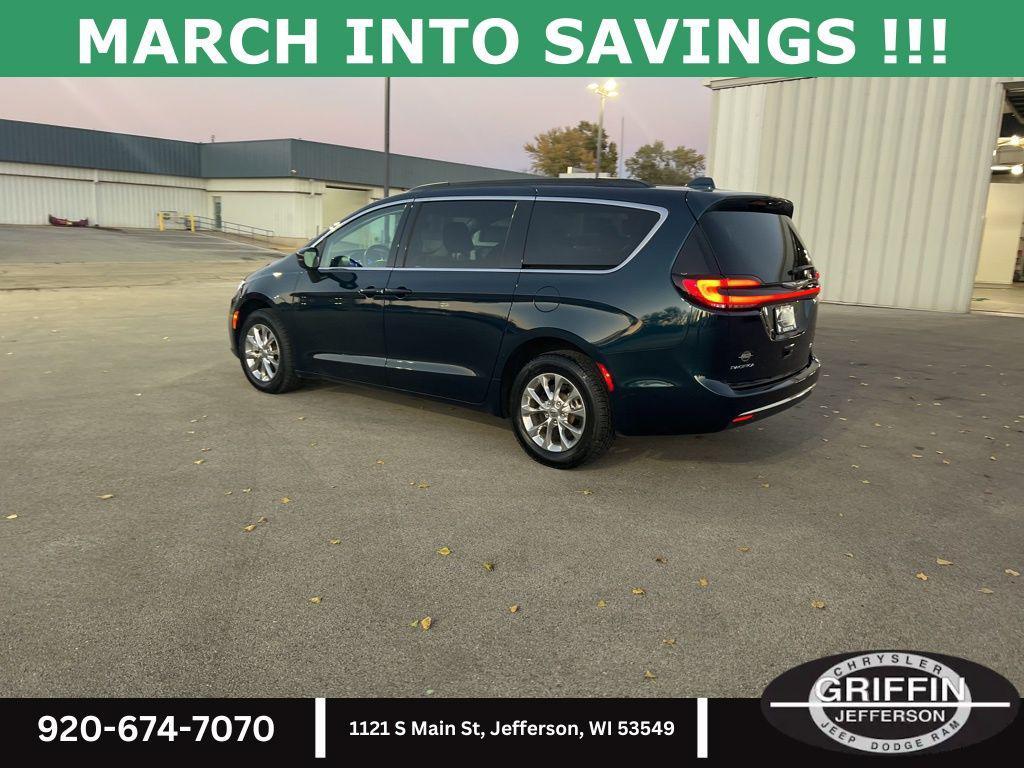 used 2022 Chrysler Pacifica car, priced at $31,833