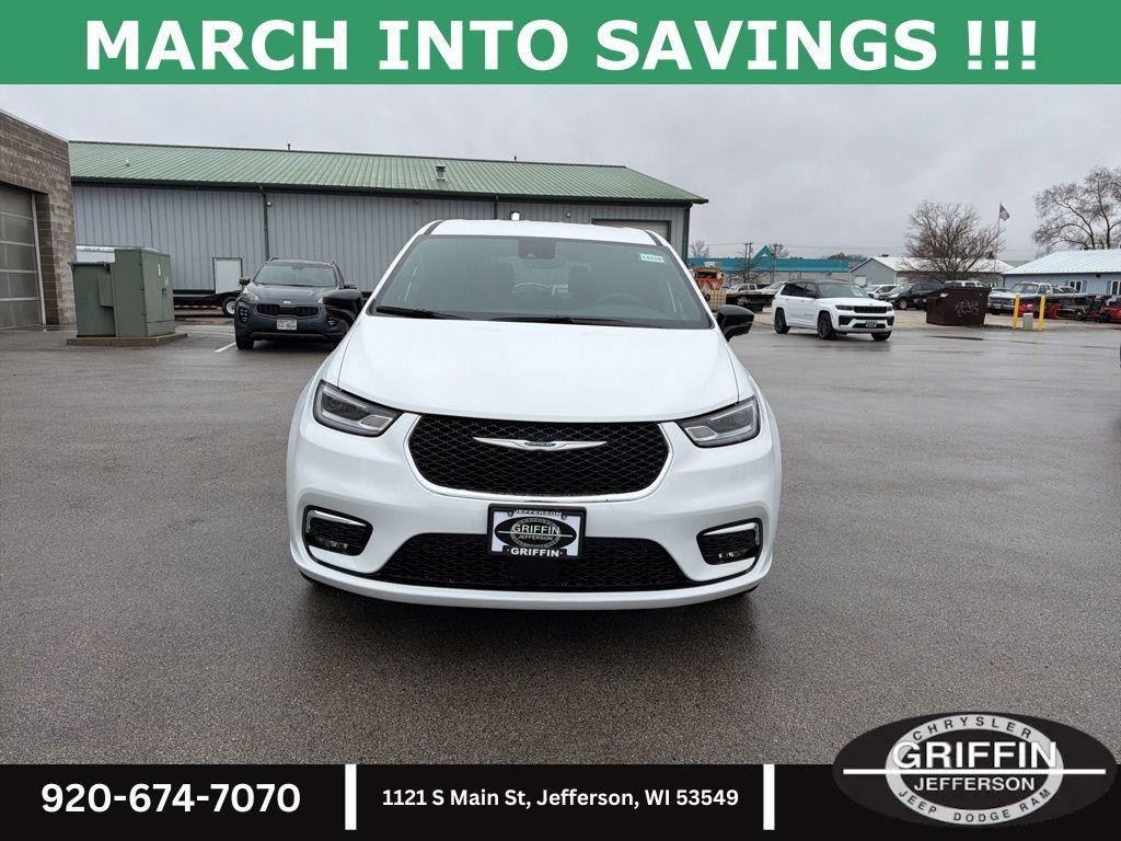 new 2026 Chrysler Pacifica car, priced at $51,280