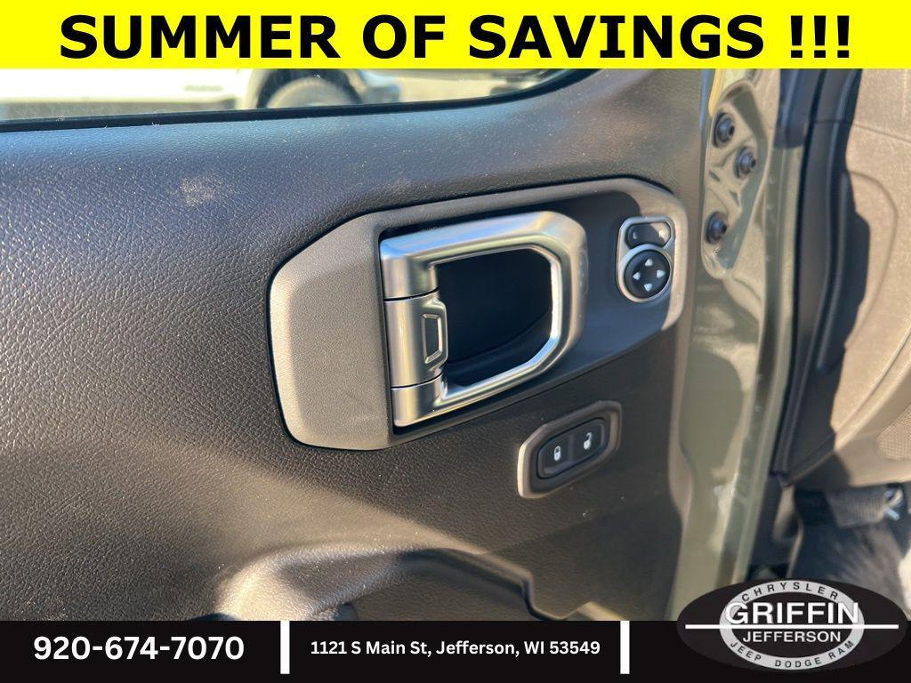 new 2026 Jeep Gladiator car, priced at $44,927