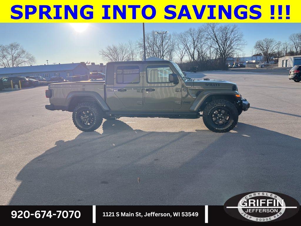 new 2026 Jeep Gladiator car, priced at $46,099