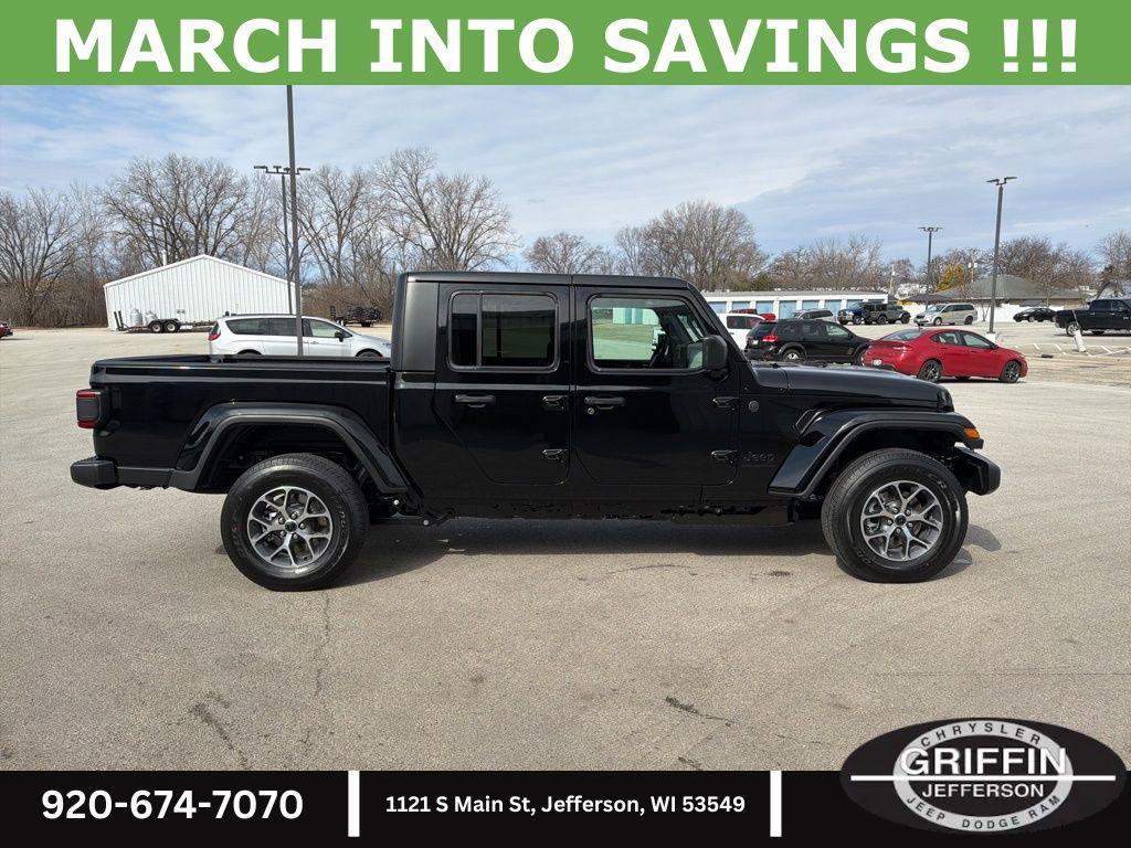 new 2026 Jeep Gladiator car, priced at $52,685