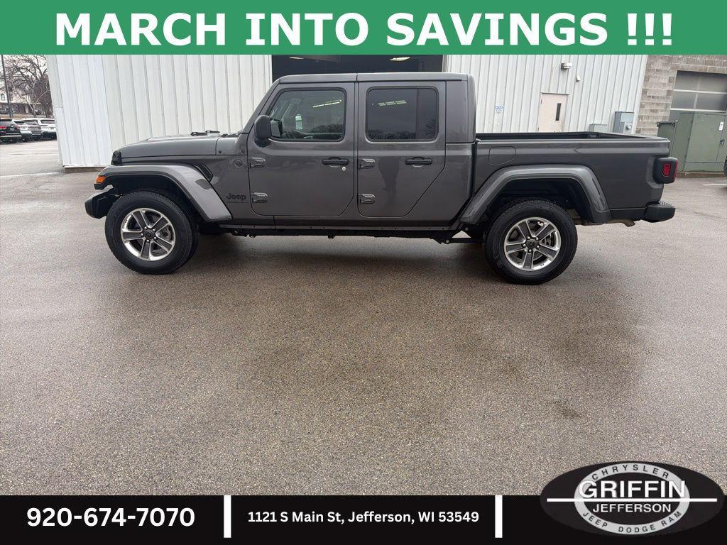 used 2024 Jeep Gladiator car, priced at $34,933