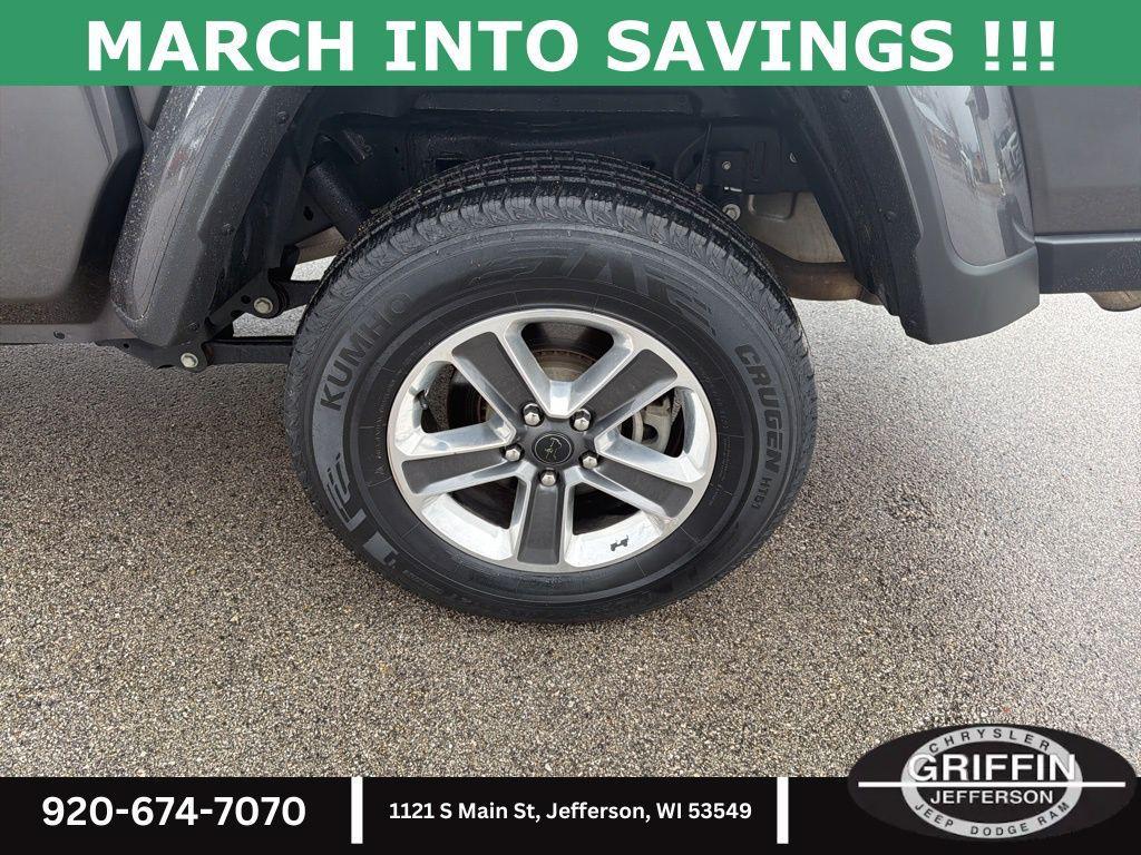 used 2024 Jeep Gladiator car, priced at $34,933