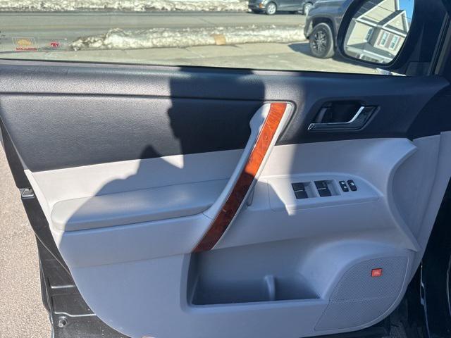 used 2011 Toyota Highlander car, priced at $11,979