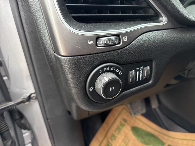 used 2021 Jeep Cherokee car, priced at $15,326