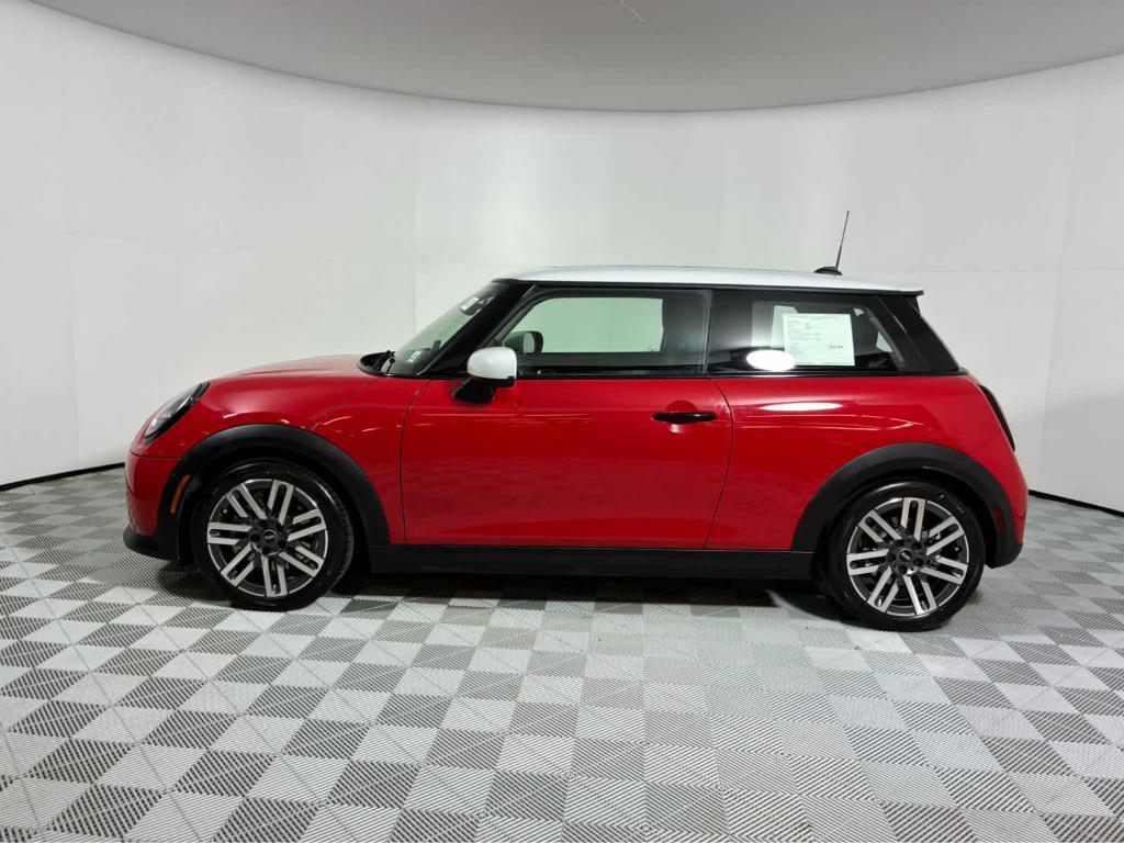 used 2025 MINI Hardtop car, priced at $29,995