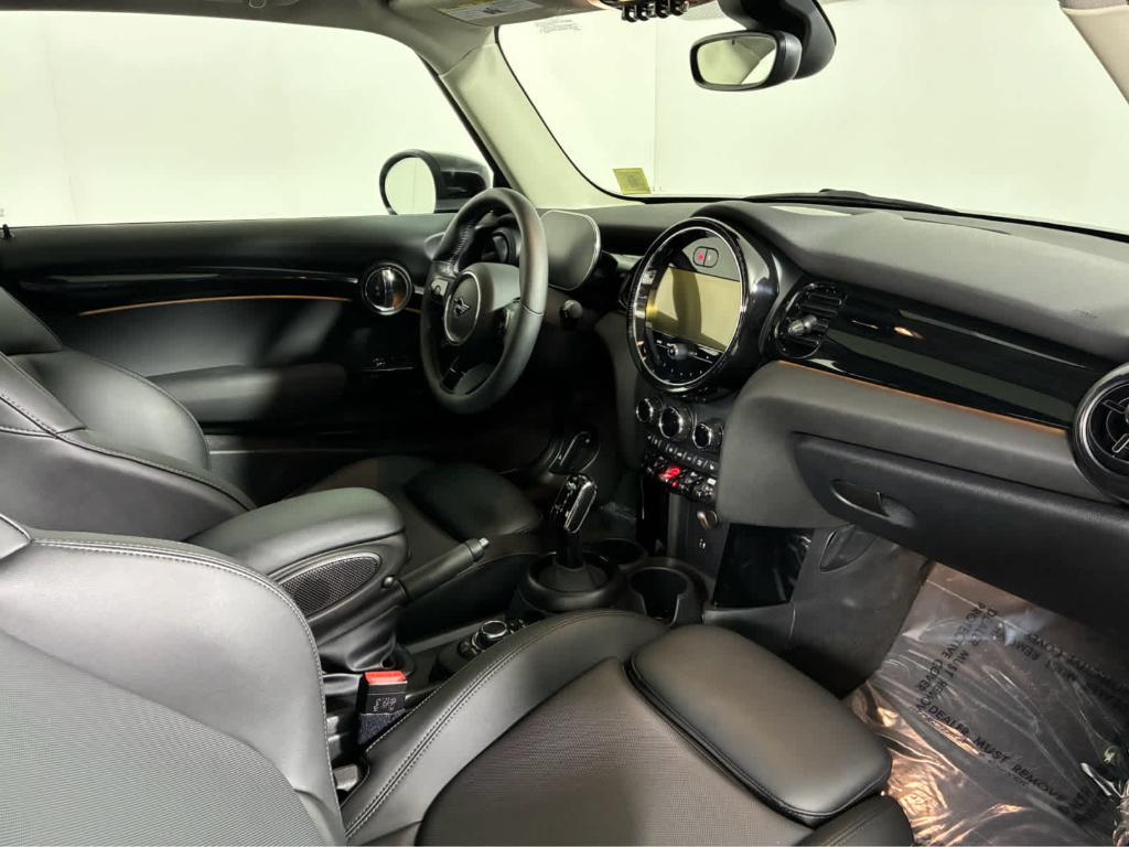 used 2024 MINI Hardtop car, priced at $27,995