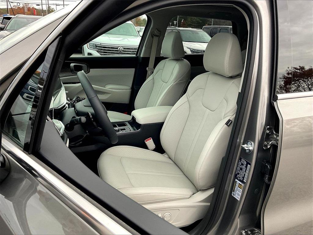 new 2026 Kia Sorento Hybrid car, priced at $40,285