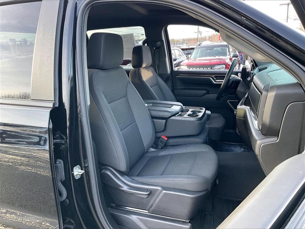 used 2025 Chevrolet Silverado 1500 car, priced at $39,884