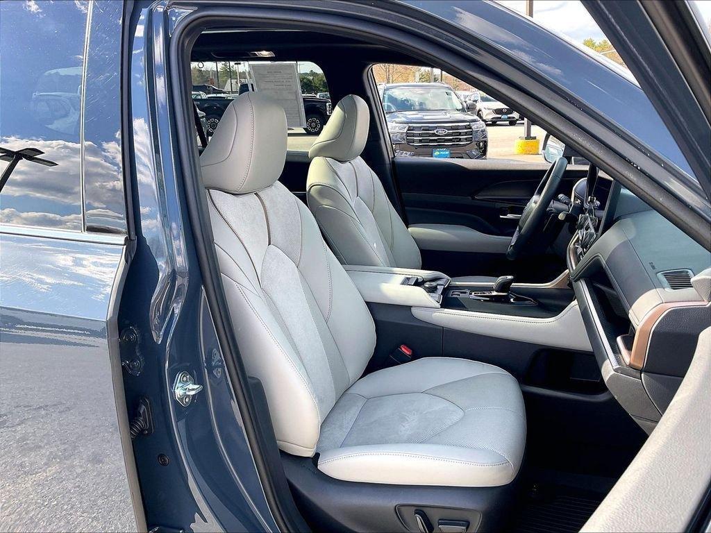 used 2025 Toyota Grand Highlander Hybrid car, priced at $59,666
