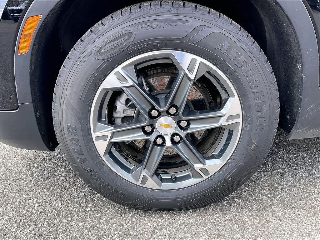 used 2025 Chevrolet Blazer car, priced at $28,122