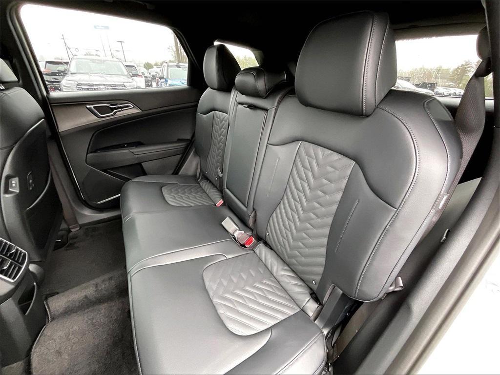 new 2026 Kia Sportage Hybrid car, priced at $36,610