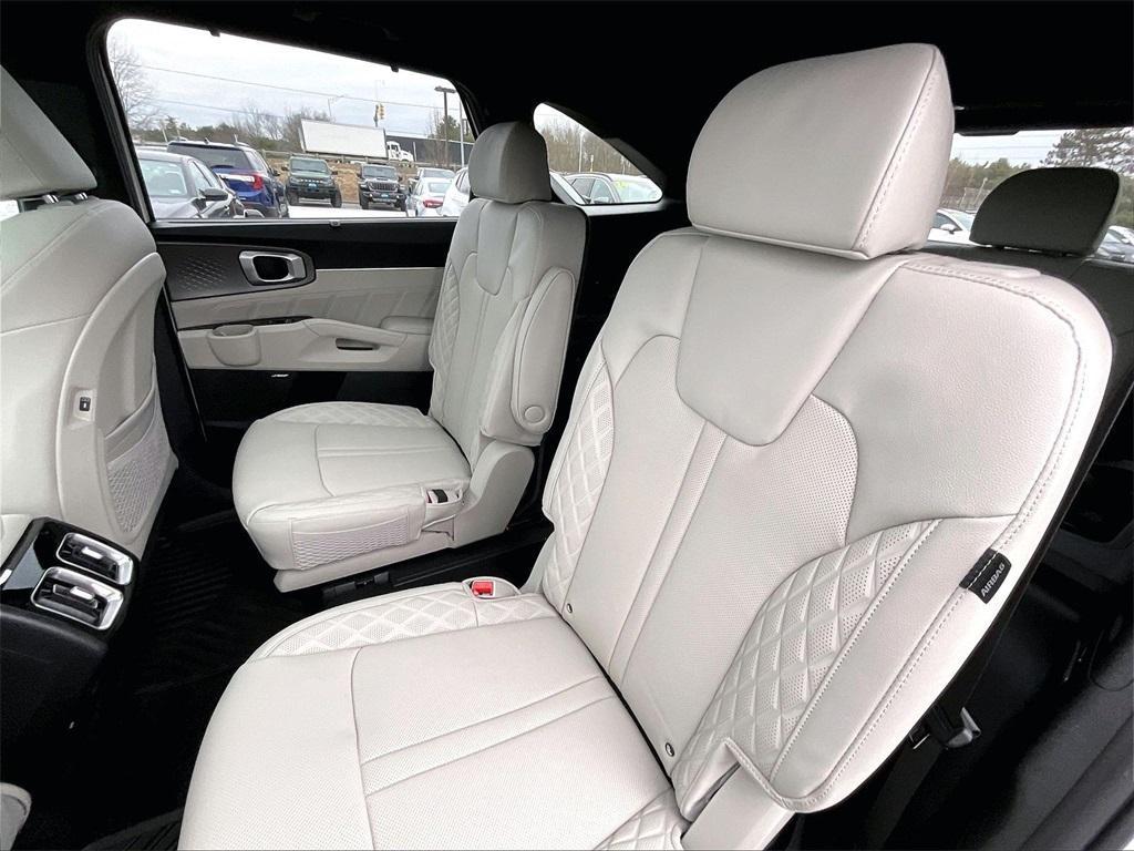 new 2026 Kia Sorento Hybrid car, priced at $45,330