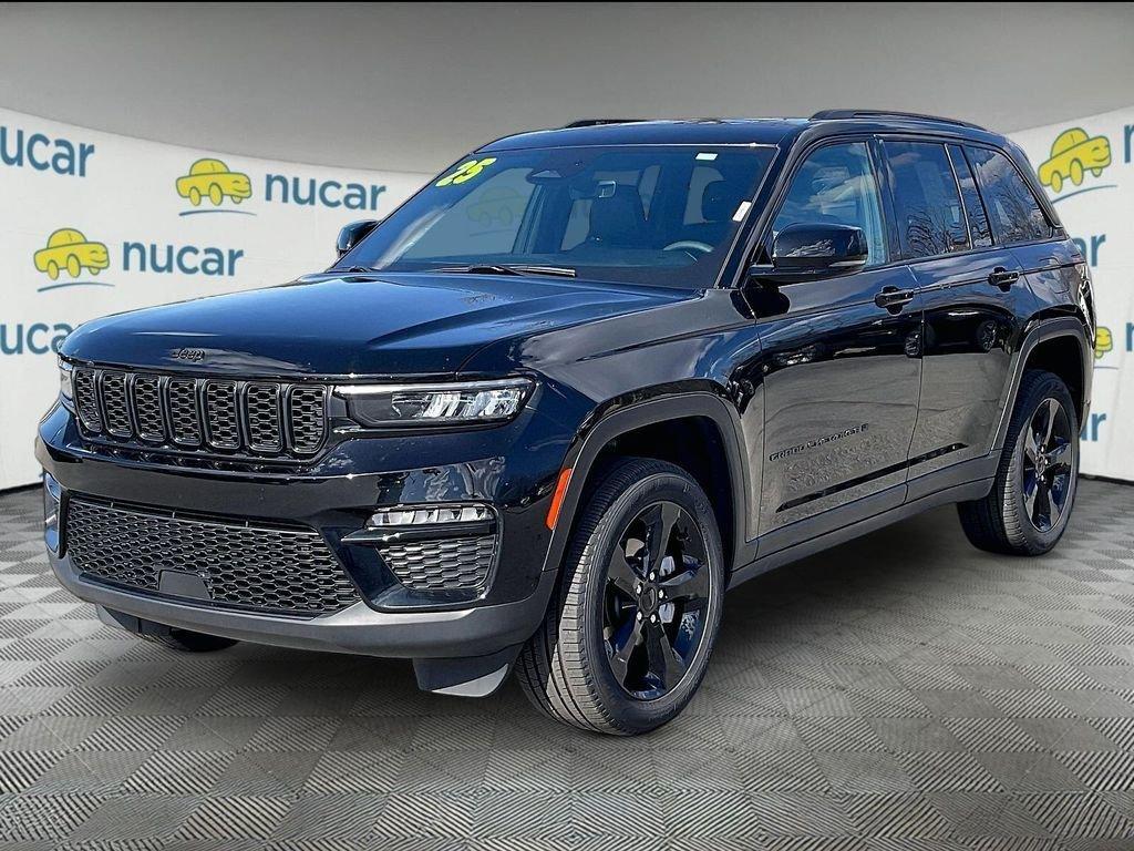 used 2025 Jeep Grand Cherokee car, priced at $37,622