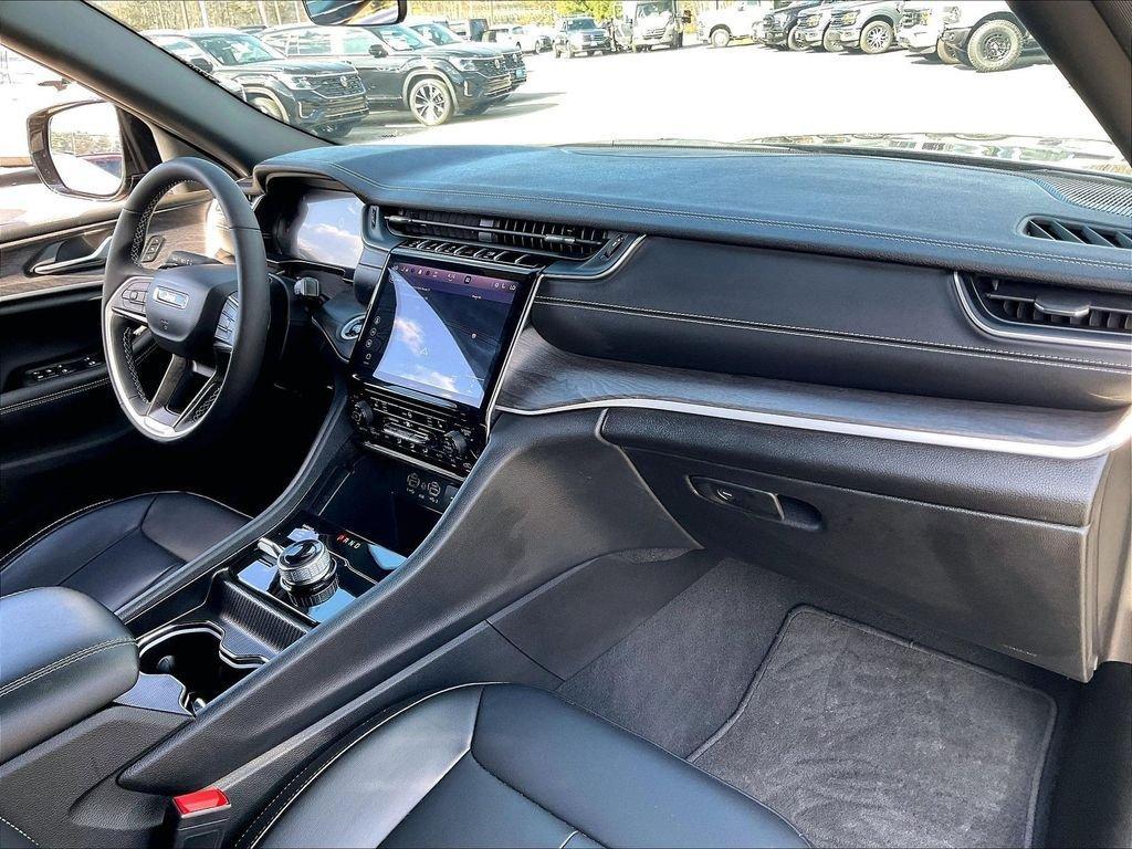 used 2025 Jeep Grand Cherokee car, priced at $37,622