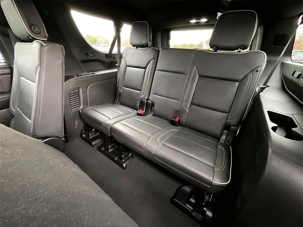 used 2024 GMC Yukon XL car, priced at $53,444