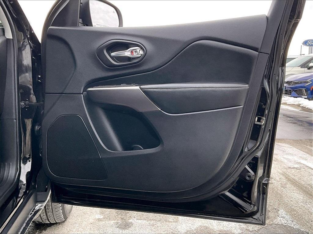 used 2020 Jeep Cherokee car, priced at $18,623