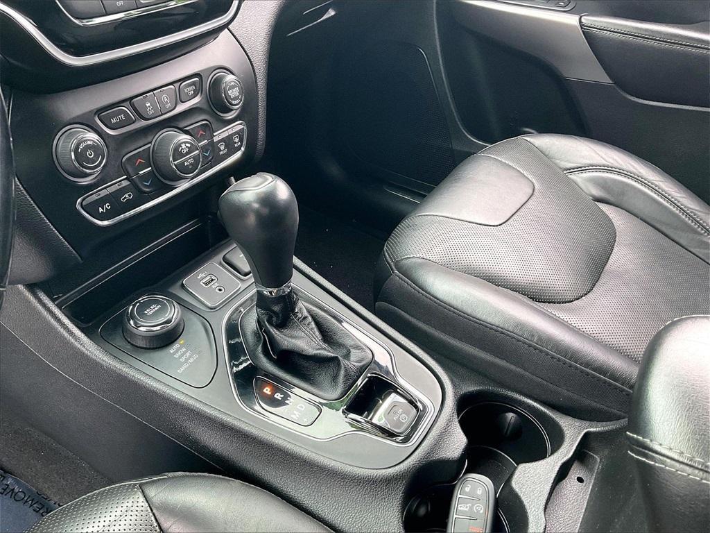 used 2020 Jeep Cherokee car, priced at $18,623