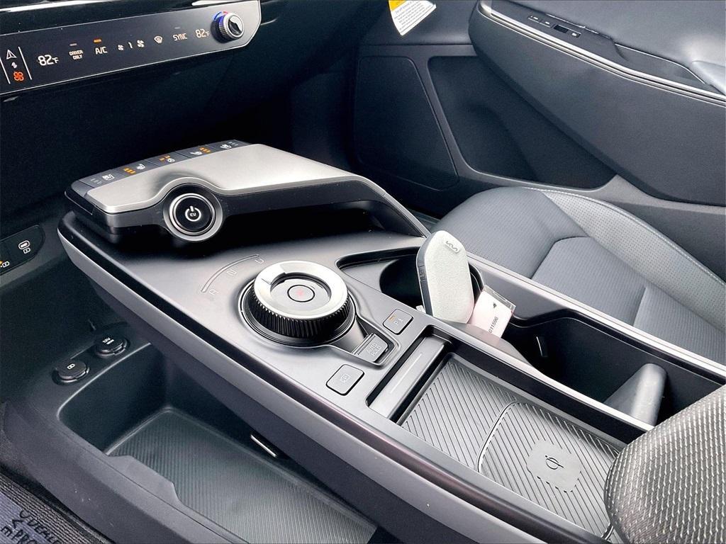 new 2025 Kia EV6 car, priced at $44,216
