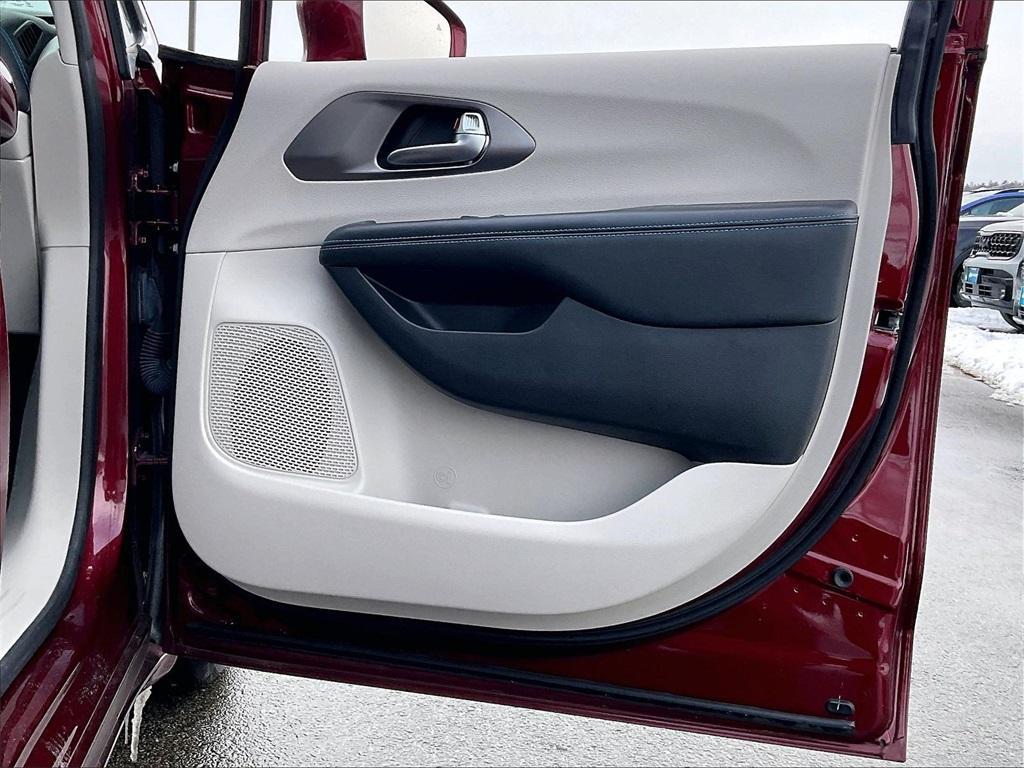 used 2021 Chrysler Pacifica car, priced at $29,929