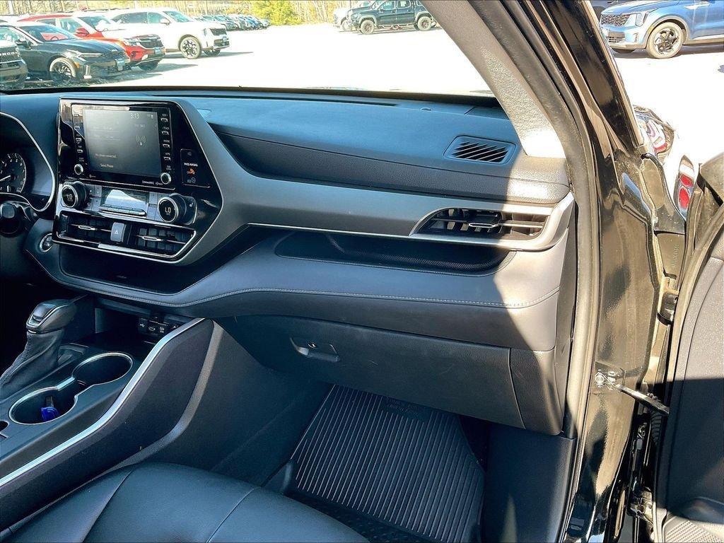 used 2021 Toyota Highlander car, priced at $31,928