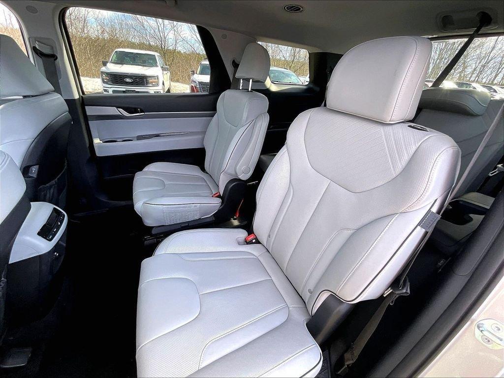 used 2025 Hyundai Palisade car, priced at $34,807