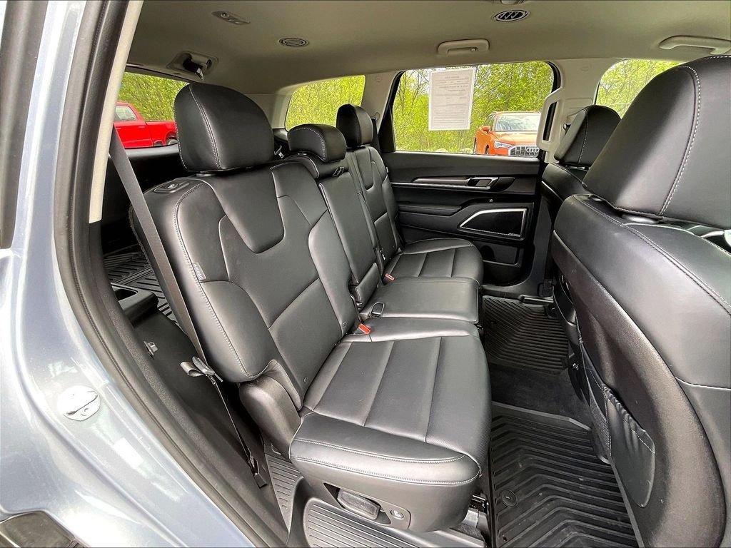 used 2025 Kia Telluride car, priced at $33,122