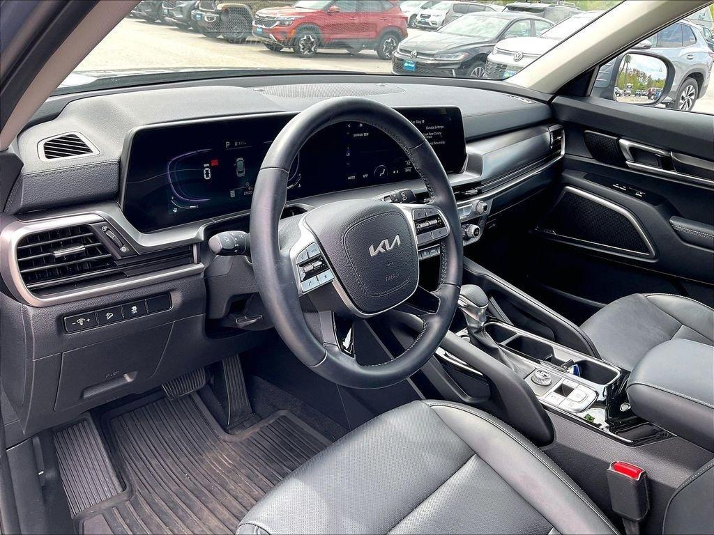 used 2025 Kia Telluride car, priced at $33,122