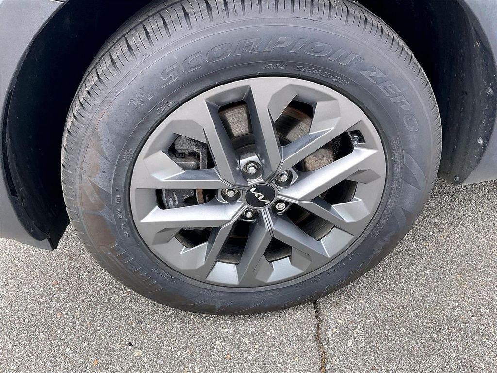 used 2025 Kia Telluride car, priced at $33,122
