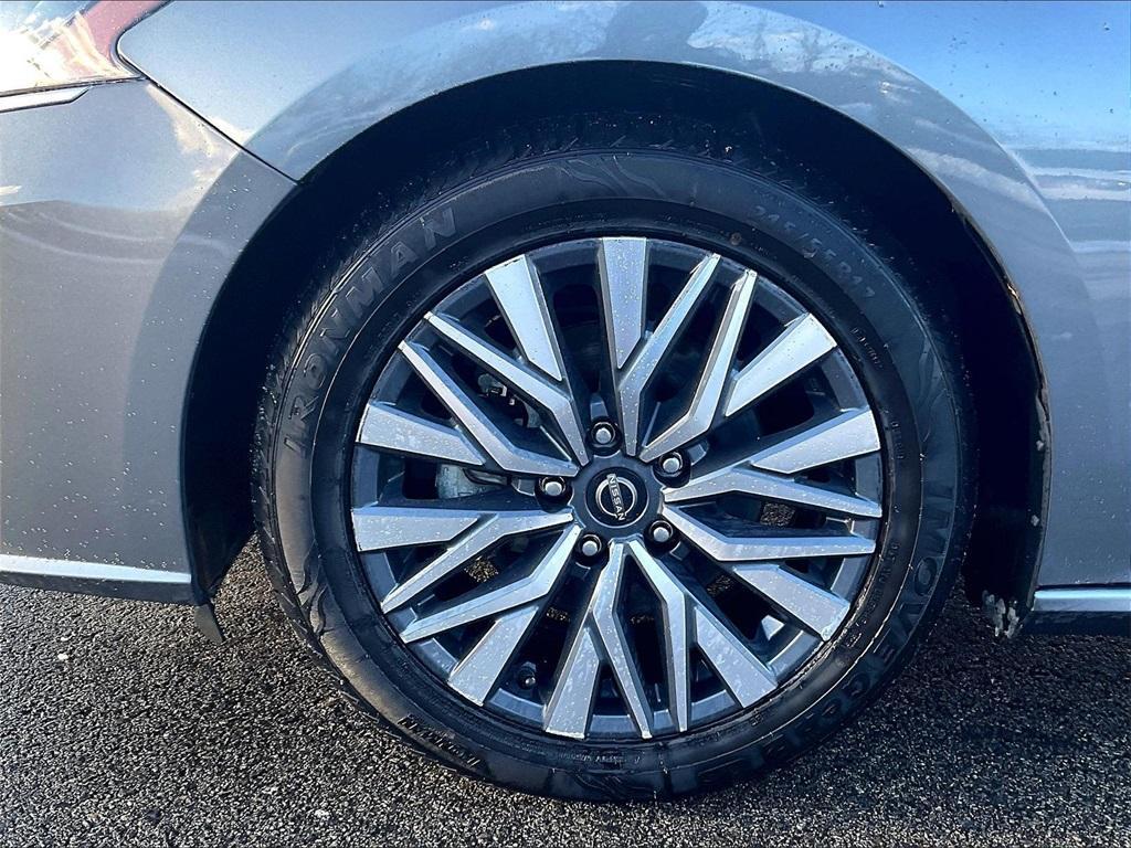 used 2023 Nissan Altima car, priced at $16,677