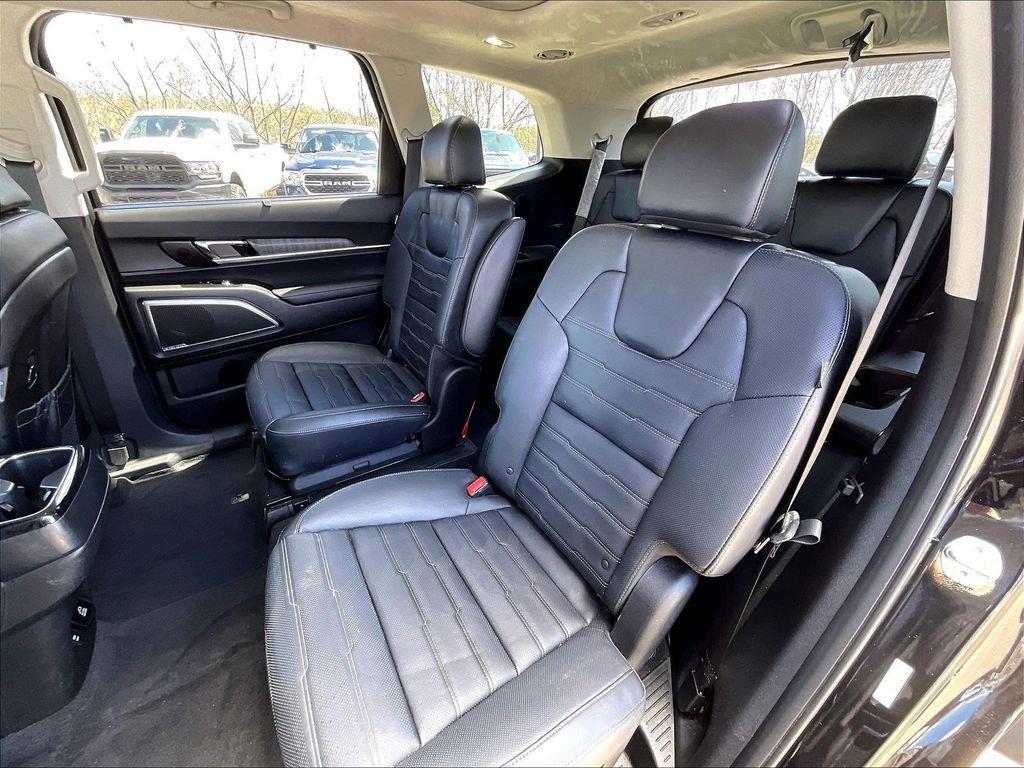 used 2024 Kia Telluride car, priced at $40,376