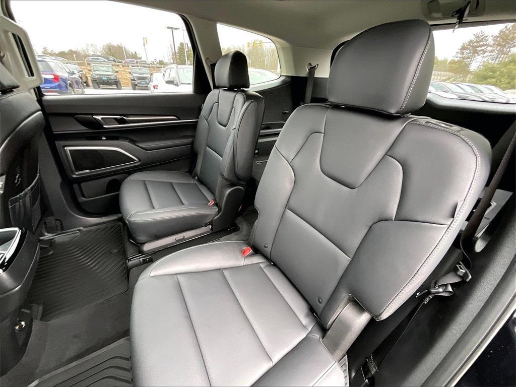 new 2025 Kia Telluride car, priced at $38,735